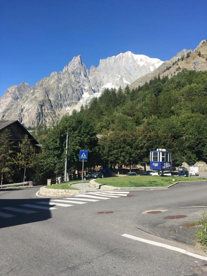 Hotel Funivia Courmayeur Exterior foto